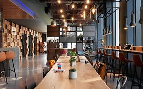 Moxy Edinburgh Fountainbridge